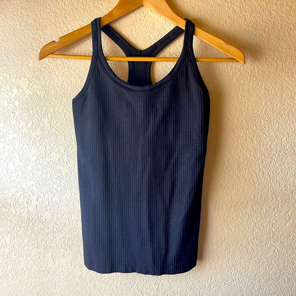 Lululemon tank top!